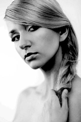 Фотография была вставлена моделью на портале чешской модели с.р.о.