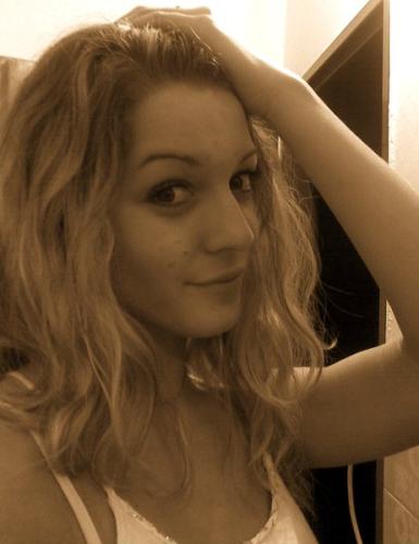 La foto è stata inserita dal modello sul portale della ceca Modelky s.r.o.